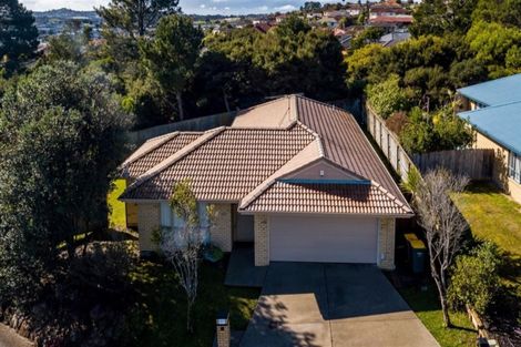 Photo of property in 15 Condor Place, Unsworth Heights, Auckland, 0632