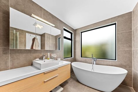 Photo of property in 252 Courtenay Street, Strandon, New Plymouth, 4312