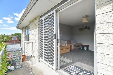 Photo of property in 1/5 James Condon Place, Redwood, Christchurch, 8051