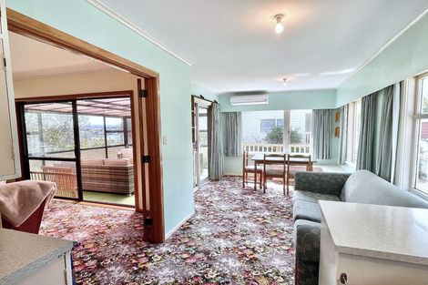 Photo of property in 3 Roberts Street, Tawa, Wellington, 5028