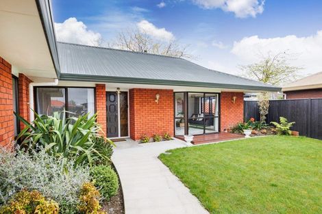 Photo of property in 22 Colonial Place, Kelvin Grove, Palmerston North, 4414