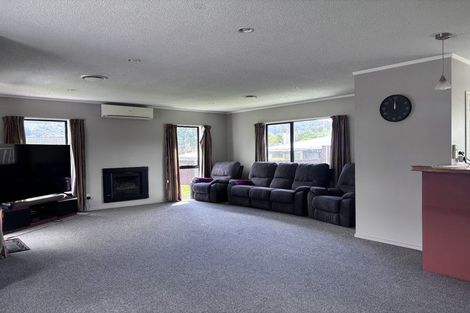 Photo of property in 16a Tennyson Street, Trentham, Upper Hutt, 5018