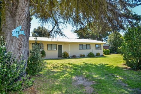 Photo of property in 121 Newcastle Street, Mahia, 4198