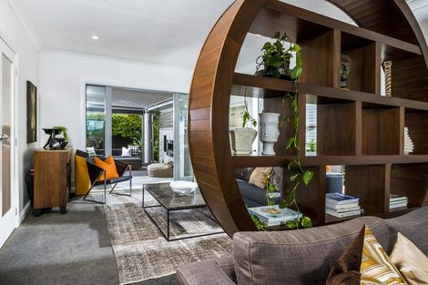 Photo of property in 17 Ocean View Road, Milford, Auckland, 0620