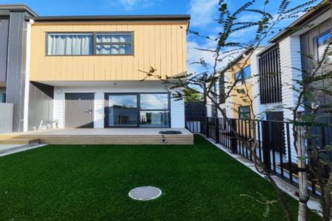 Photo of property in 9/13 Grove Lane, Pakuranga, Auckland, 2010