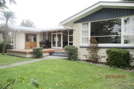 Photo of property in 2 Ilfracombe Place, Burnside, Christchurch, 8053