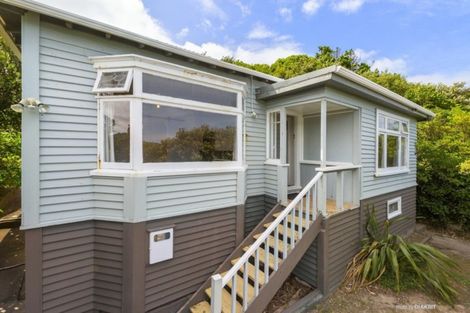 Photo of property in 17 Brighton Street, Island Bay, Wellington, 6023