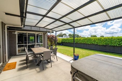 Photo of property in 1 Ruske Place, Grandview Heights, Hamilton, 3200