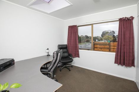 Photo of property in 24 Jasmine Avenue, Dinsdale, Hamilton, 3204