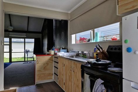 Photo of property in 253 Courtenay Street, Strandon, New Plymouth, 4312