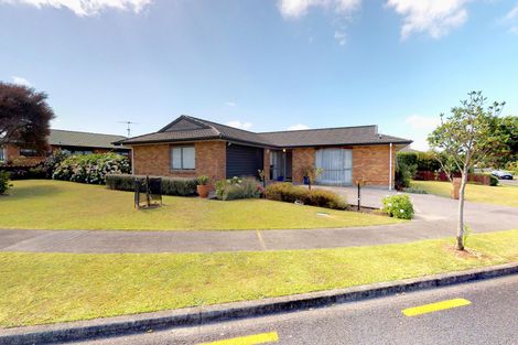 Photo of property in 9 Matilda Place, Weymouth, Auckland, 2103