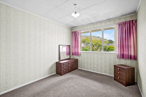 Photo of property in 3 Oawai Place, Marfell, New Plymouth, 4310