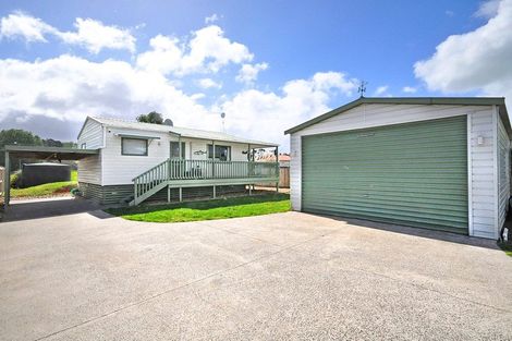 Photo of property in 15 Kowhai Avenue, Kaiaua, Pokeno, 2473
