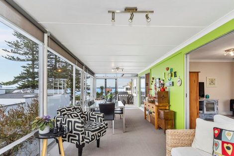 Photo of property in 16 Beach Grove, Omokoroa, 3114
