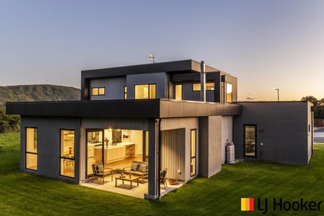 Photo of property in 32 Okaia Drive, Kinloch, Taupo, 3377