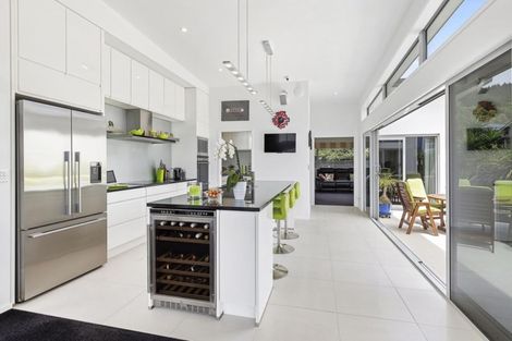 Photo of property in 5 Linacre Way, Tawa, Wellington, 5028