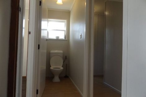 Photo of property in 2/7 Queen Street, Papakura, 2110