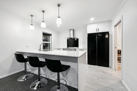 Photo of property in 8 Clonbunny Close, Rolleston, 7614