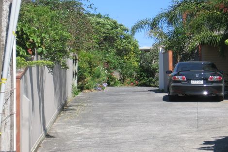 Photo of property in 2/33 Braemar Road, Rothesay Bay, Auckland, 0630