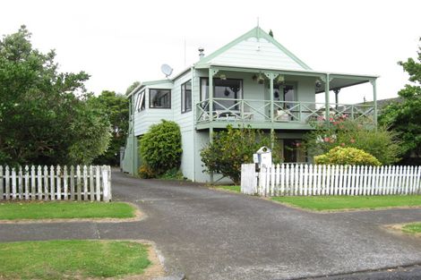 Photo of property in 85 Kiwi Esplanade, Mangere Bridge, Auckland, 2022