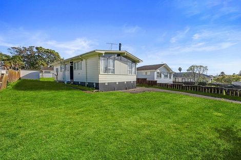 Photo of property in 115 Farquhar Road, Glendene, Auckland, 0602