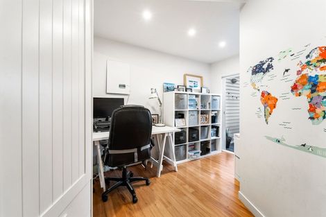 Photo of property in 17 Vincent Road, Northcote Point, Auckland, 0627