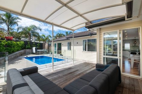 Photo of property in 76 Travis View Drive, Fairview Heights, Auckland, 0632