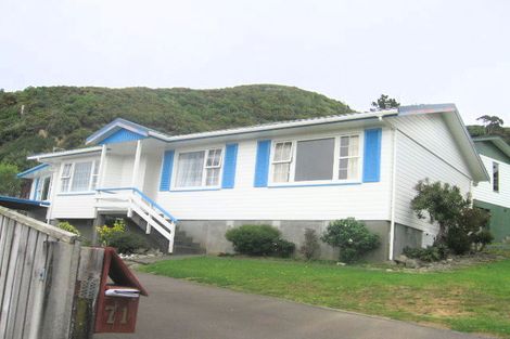 Photo of property in 71 Miromiro Road, Normandale, Lower Hutt, 5010