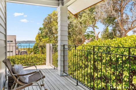 Photo of property in 86a Wiseley Road, West Harbour, Auckland, 0618