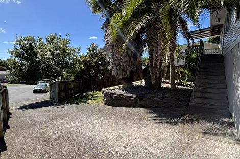 Photo of property in 10 Glenfinn Place, Massey, Auckland, 0614