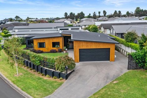 Photo of property in 2 Benmore Crescent, Pyes Pa, Tauranga, 3112