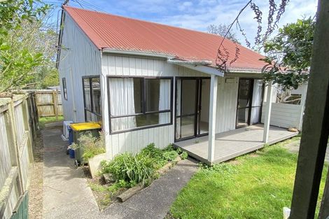 Photo of property in 2/25a Balmain Road, Birkenhead, Auckland, 0626