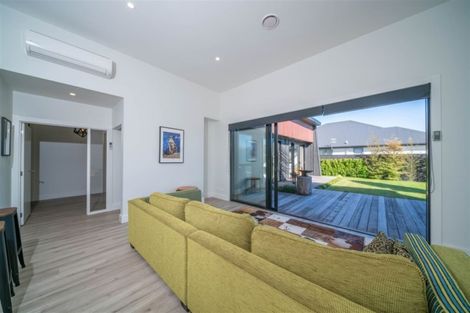 Photo of property in 2 Wallace Crescent, Prebbleton, 7604