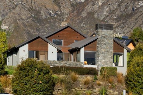Photo of property in 4 Kinross Lane, Jacks Point, Queenstown, 9371