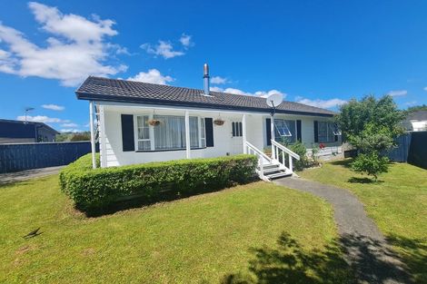 Photo of property in 4 Delaware Grove, Totara Park, Upper Hutt, 5018