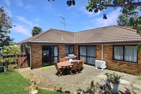 Photo of property in 6 Vesca Place, Golflands, Auckland, 2013