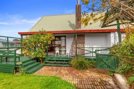 Photo of property in 204 Cambridge Road, Bethlehem, Tauranga, 3110