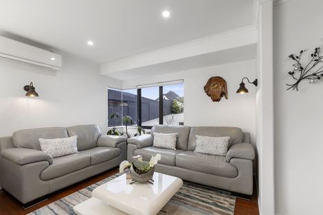 Photo of property in 27 Byblos Place, The Gardens, Auckland, 2105