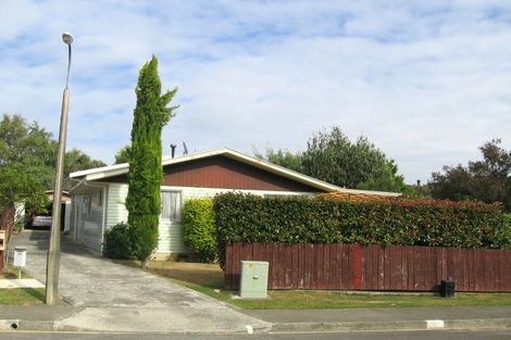 Photo of property in 24 Vista Crescent, Maoribank, Upper Hutt, 5018