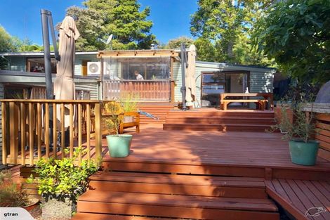 Photo of property in 17 Karen Road, Laingholm, Auckland, 0604