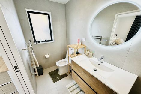 Photo of property in 64a Rosewarne Crescent, Glendene, Auckland, 0602