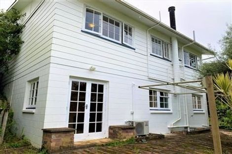 Photo of property in 28 Matipo Road, Mairangi Bay, Auckland, 0630