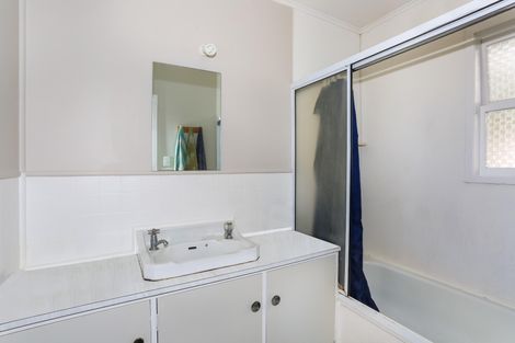 Photo of property in 65c Victoria Street, Coromandel, 3506