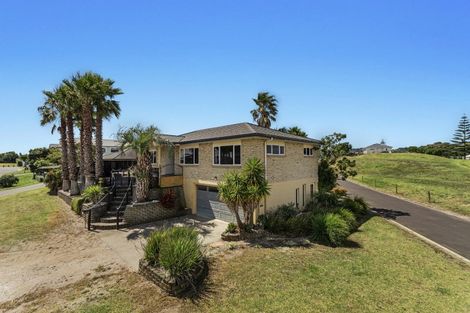 Photo of property in 34 Ohuirehe Road, Coastlands, Whakatane, 3120