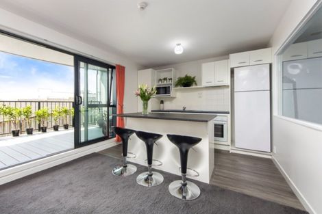 Photo of property in 1/241 Hinemoa Street, Birkenhead, Auckland, 0626