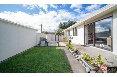 Photo of property in 2/323 Sawyers Arms Road, Bishopdale, Christchurch, 8053