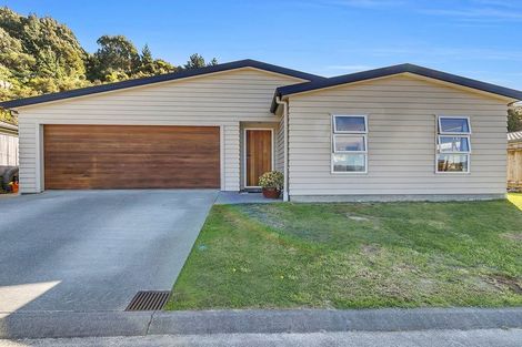 Photo of property in 10 Moonraker Place, Whitby, Porirua, 5024
