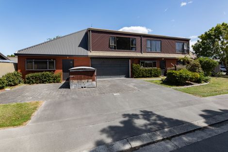 Photo of property in 10 Pyatt Place, Redwood, Christchurch, 8051