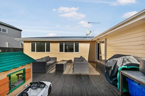 Photo of property in 16b Ropata Avenue, Point England, Auckland, 1072