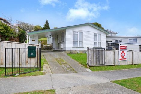 Photo of property in 5 Greenwich Grove, Stokes Valley, Lower Hutt, 5019